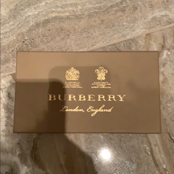 New !! Burberry continental wallet💕 - Picture 8 of 9
